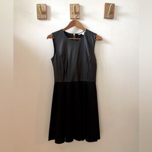 Diane Von Furstenberg Leather Jeannie Two Dress size 6.